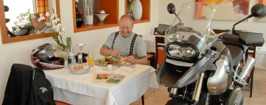 hotel landgasthof Hirch motorradfreundliche betriebe.jpg
